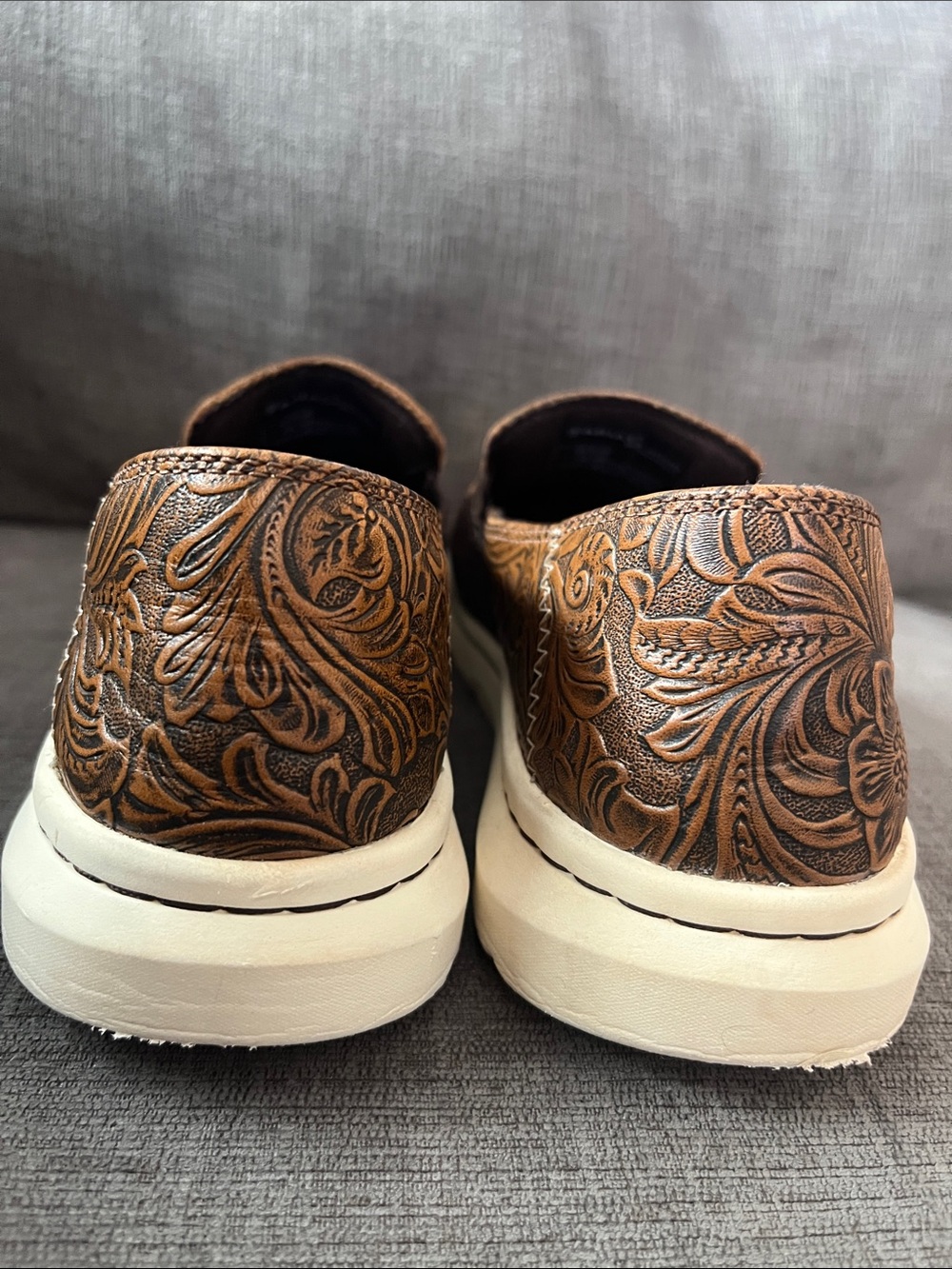 Ariat Brown Floral Slip-On Loafers Women’s 9.5B - Picture 3 of 11